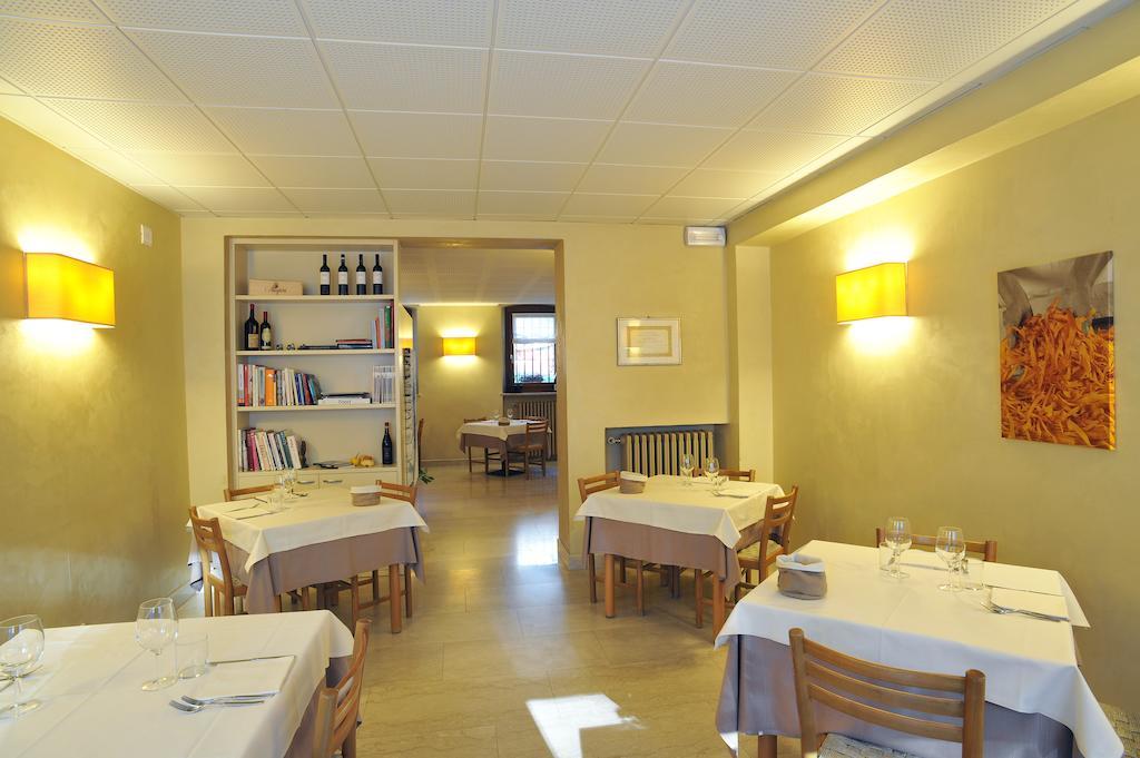 Albergo Croce D'Oro Dolcè Εξωτερικό φωτογραφία