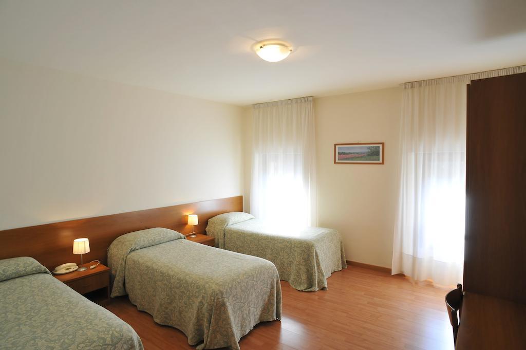 Albergo Croce D'Oro Dolcè Εξωτερικό φωτογραφία