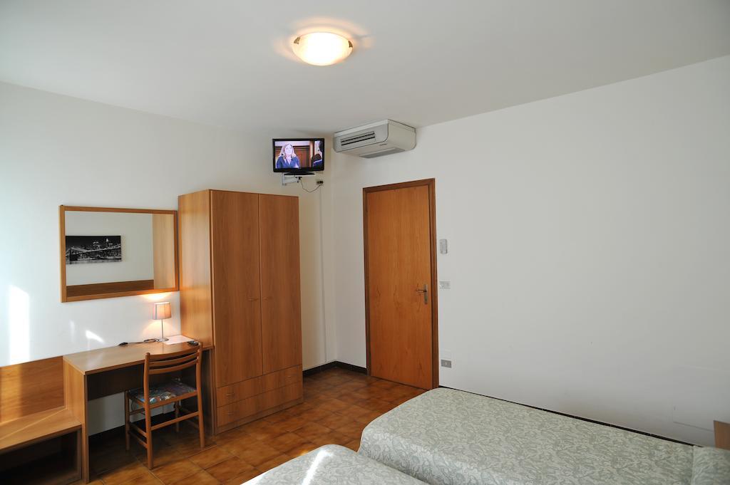 Albergo Croce D'Oro Dolcè Εξωτερικό φωτογραφία