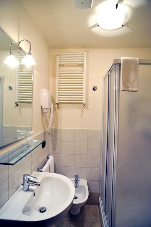 Albergo Croce D'Oro Dolcè Εξωτερικό φωτογραφία